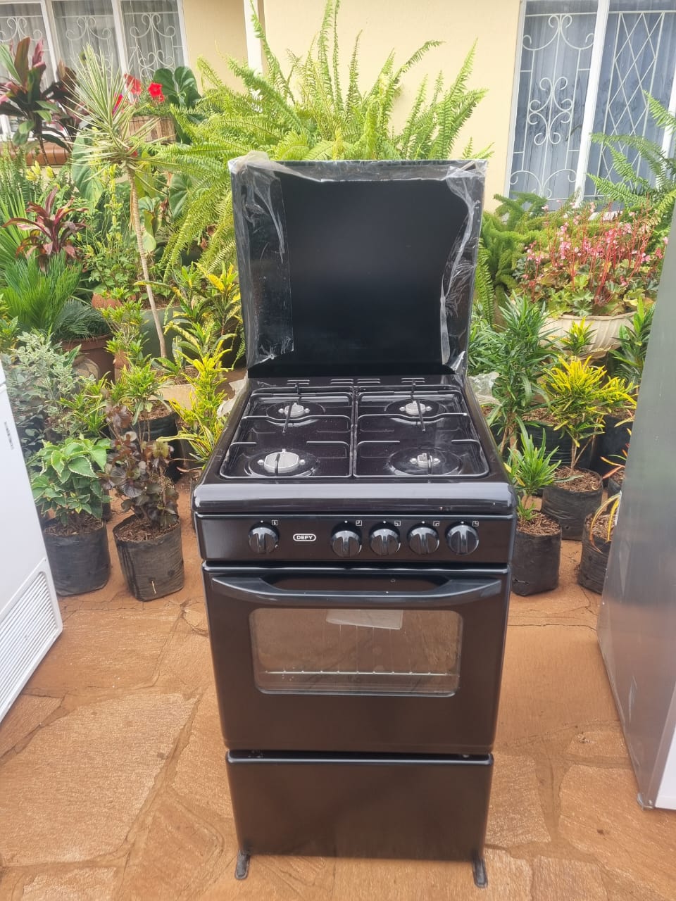 Gas stove 4-plate